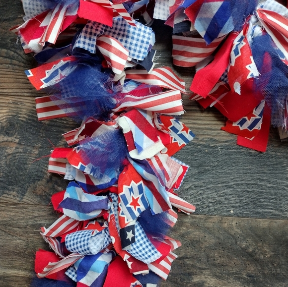 6ft long patriotic rag Garland - Picture 7 of 7